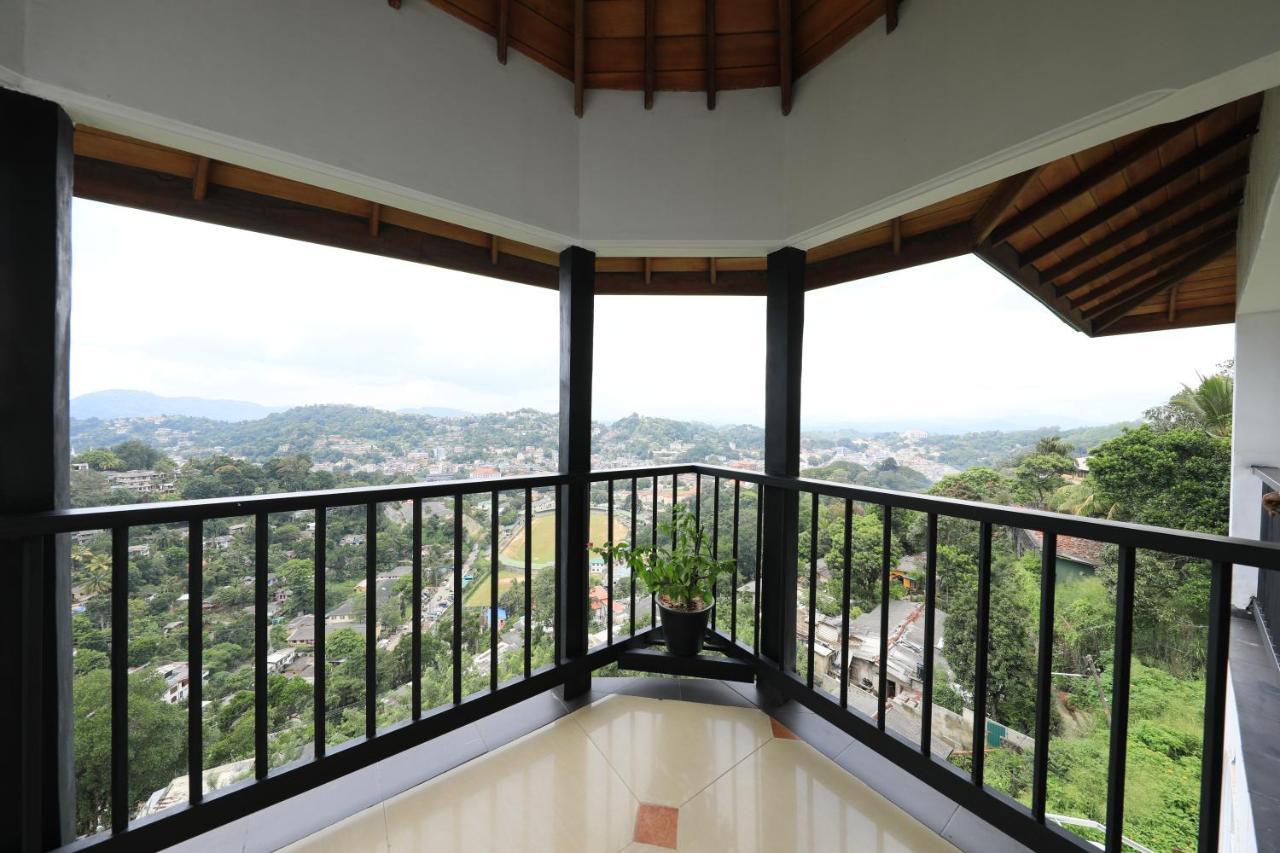 The Peak Pavilion 康提 外观 照片
