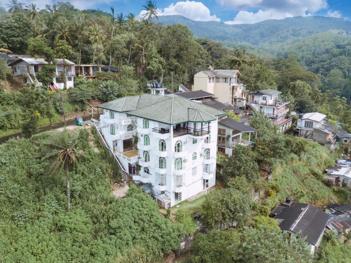 The Peak Pavilion 康提 外观 照片